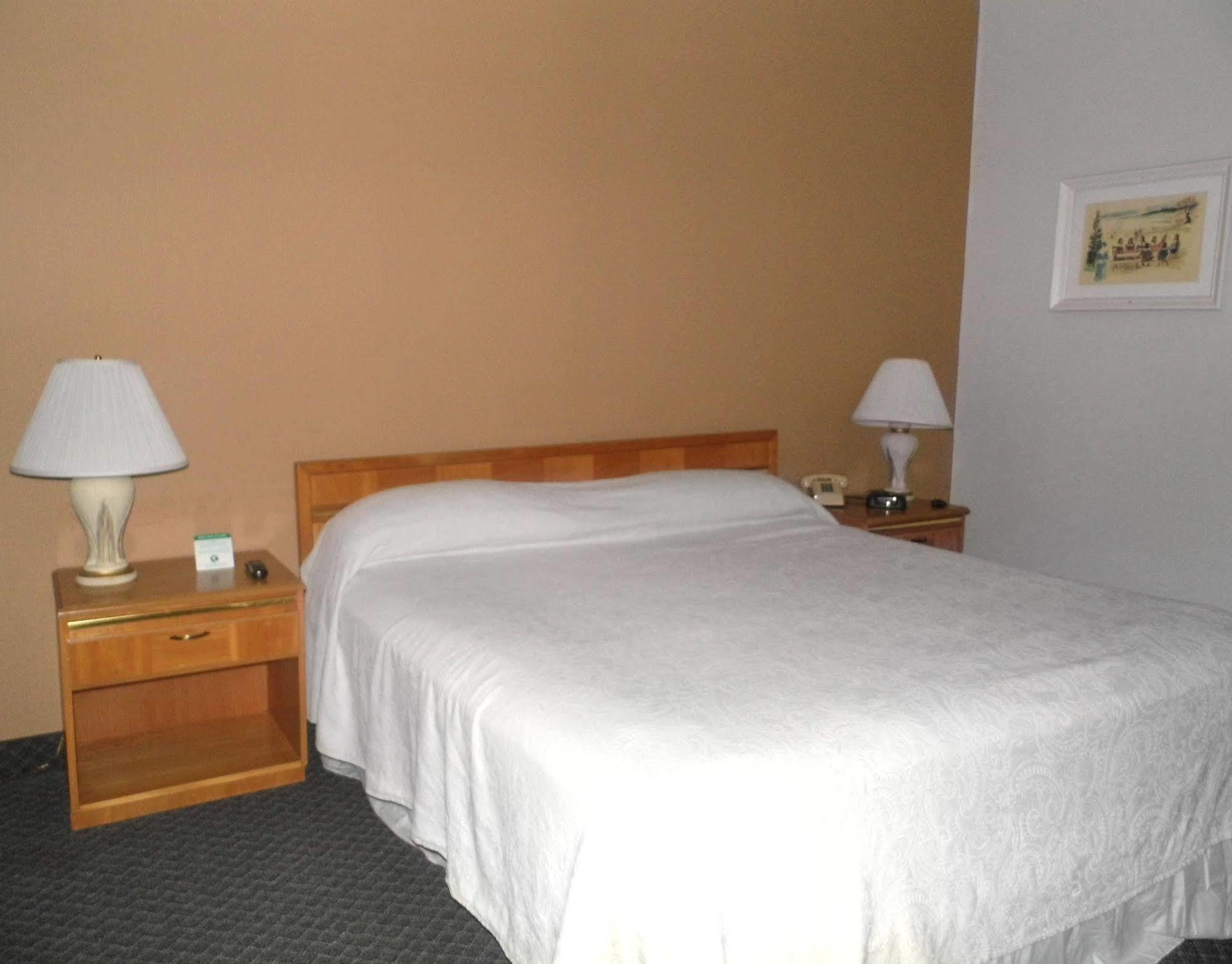 Bradford Inn And Suites Plymouth Zewnętrze zdjęcie