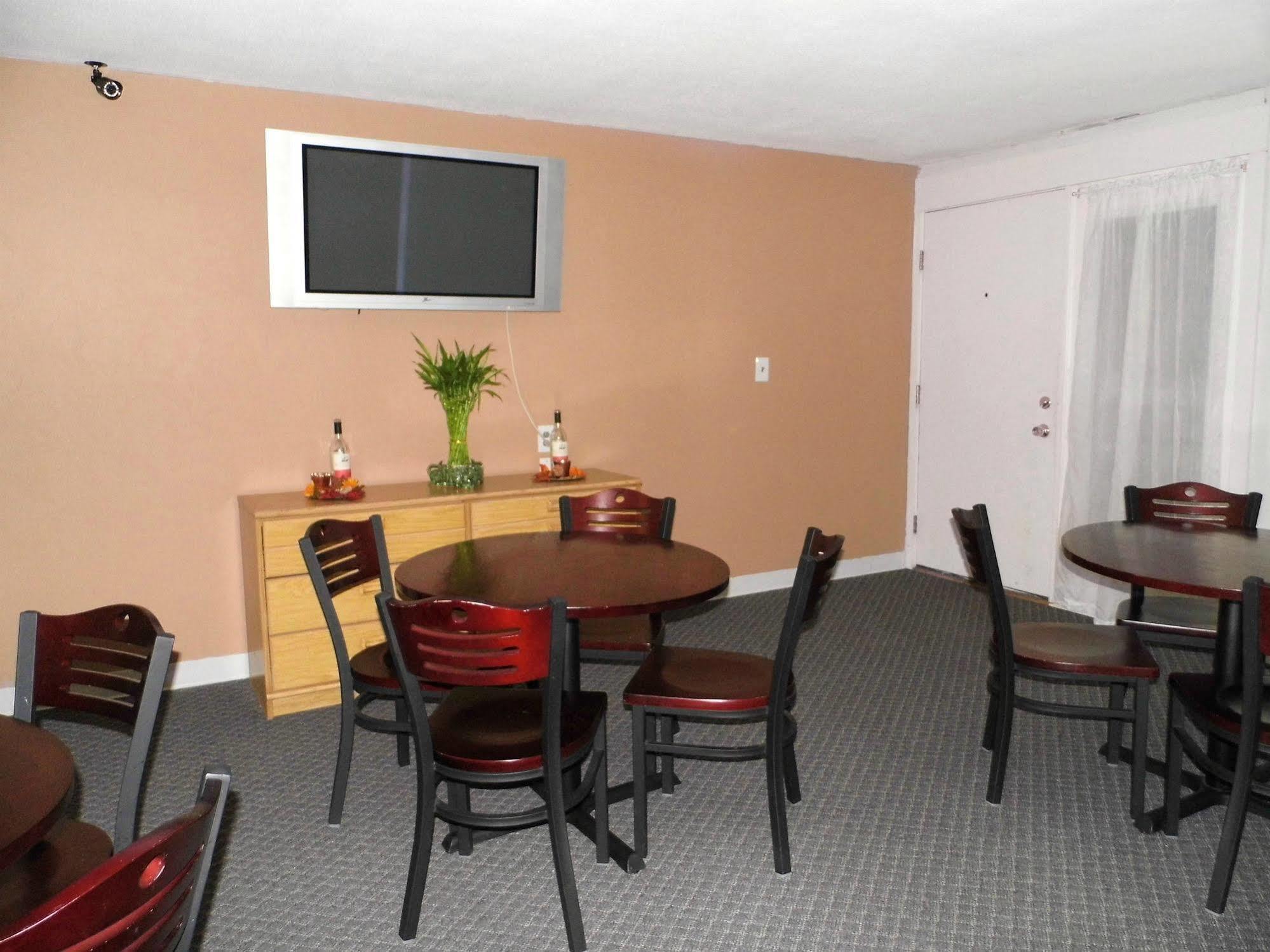 Bradford Inn And Suites Plymouth Zewnętrze zdjęcie